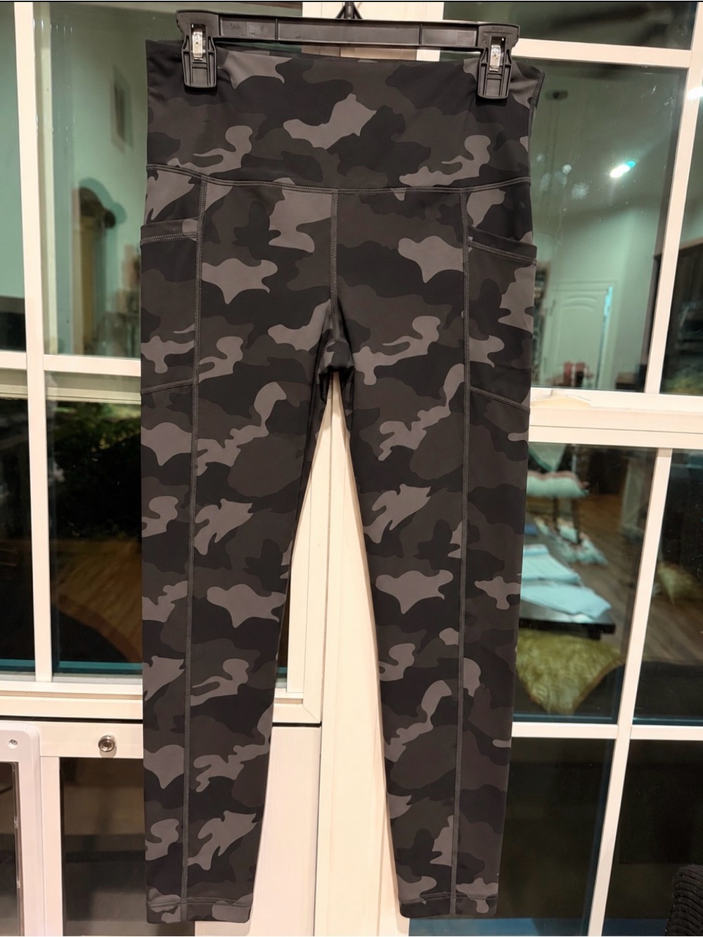90 Degree By Reflex Black & Gray Camo High-Rise Leggings